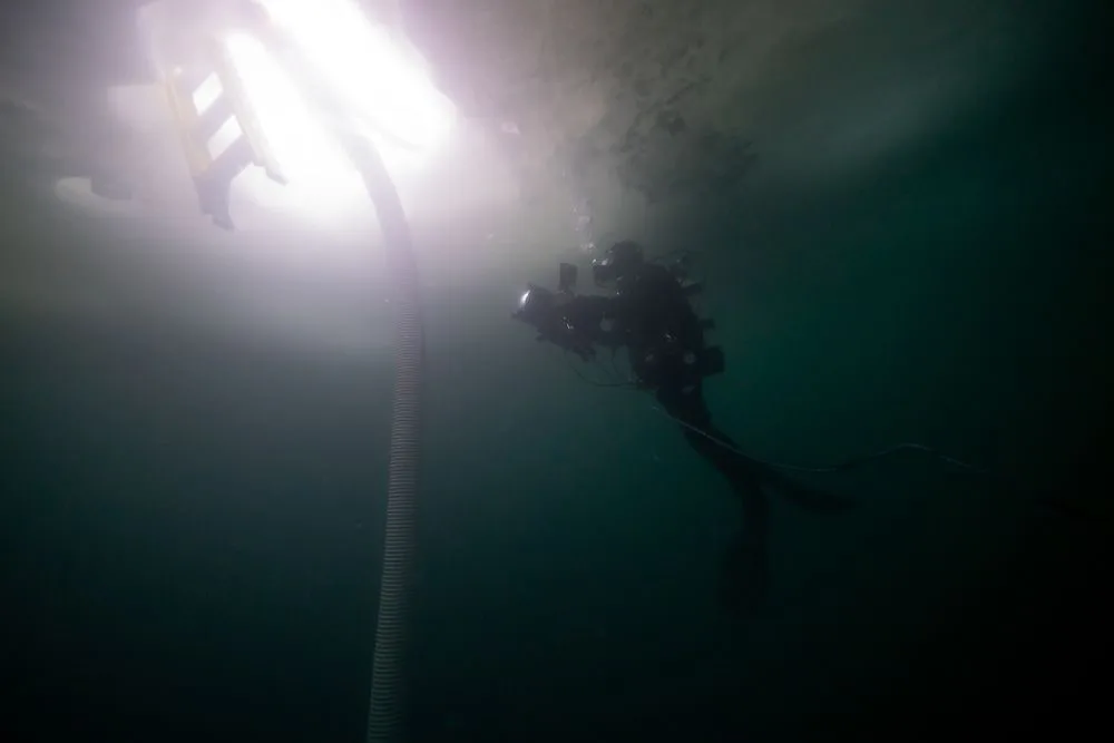 Underwater Film Production Stills Portfolio — 05 7672ab1e049248102d10fe7f132e1318