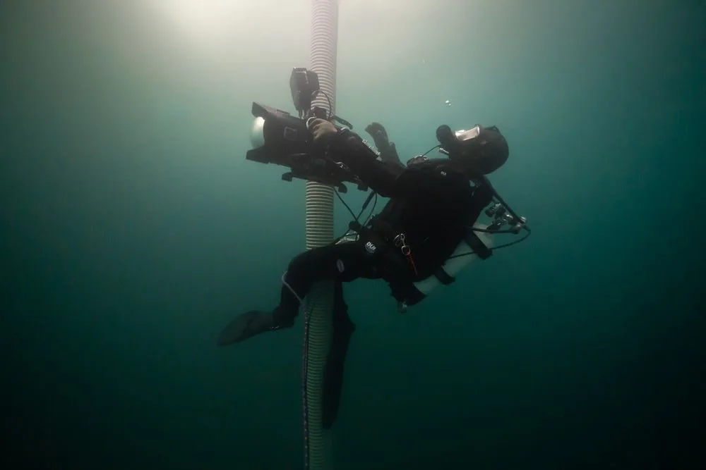 Underwater Film Production Stills Portfolio — 11 388def860b406fdc5bc6f5cbc0c71be3