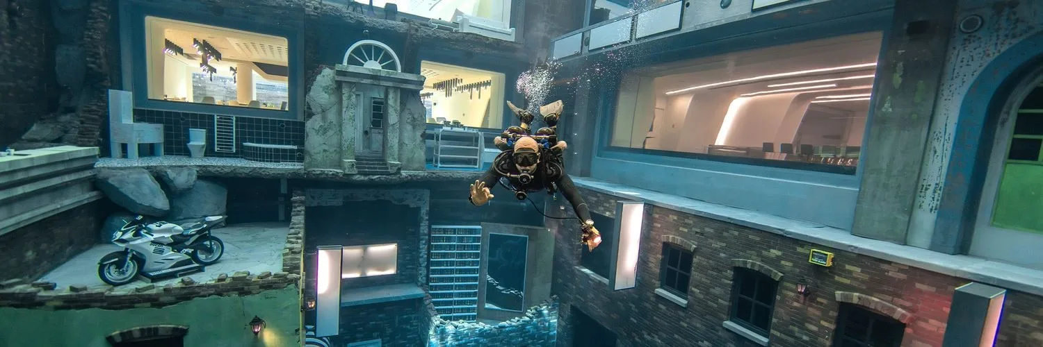 Elite Underwater Modeling & Photography Workshop at Deep Dive Dubai — 11 wide2
