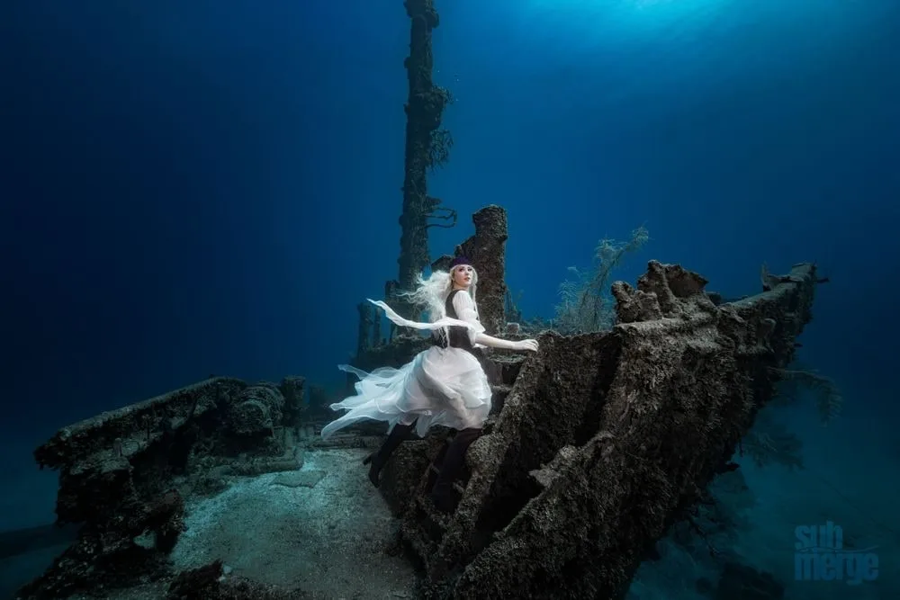 Roatan 2026: Underwater Modeling Adventure — 20 dsc09444 full