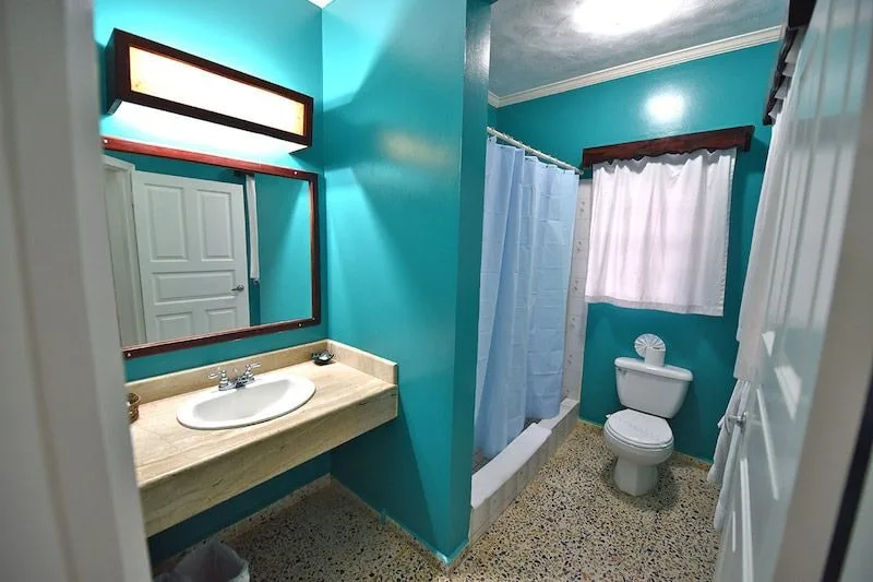 Roatan 2026: Underwater Modeling Adventure — 47 roatan9turquoisebayresized15