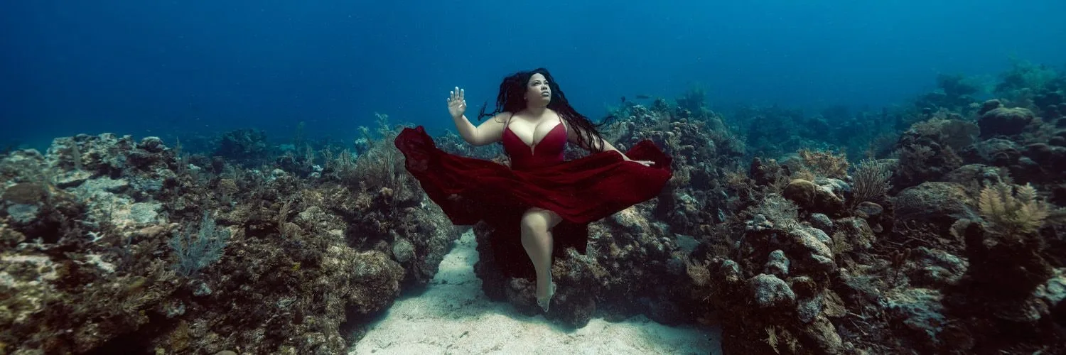 Roatan 2026: Underwater Portrait Photography Adventure — 26 wide cydney