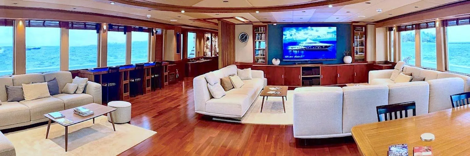 Maldives 2026: Underwater Modeling Adventure — 34 maldives blue force one living room 6