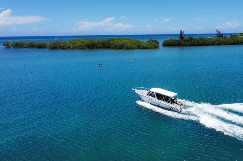 Roatan 2026: Underwater Modeling Adventure — 64 roatan23turquoisebayresized30