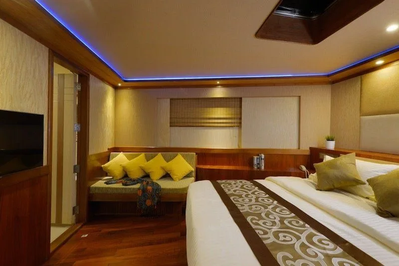 Maldives 2026: Underwater Modeling Adventure — 52 maldives24blueforcemastercabin8resize
