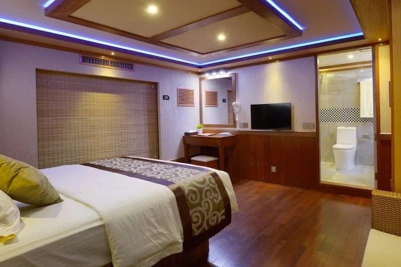 Maldives 2026: Underwater Modeling Adventure — 58 maldives24blueforcemastersuite5resize